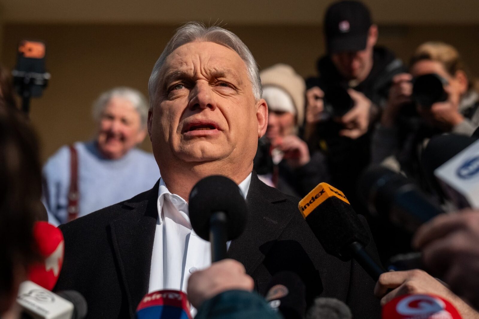 Orban, apel la reorganizare pe Facebook, după eșecul din alegeri