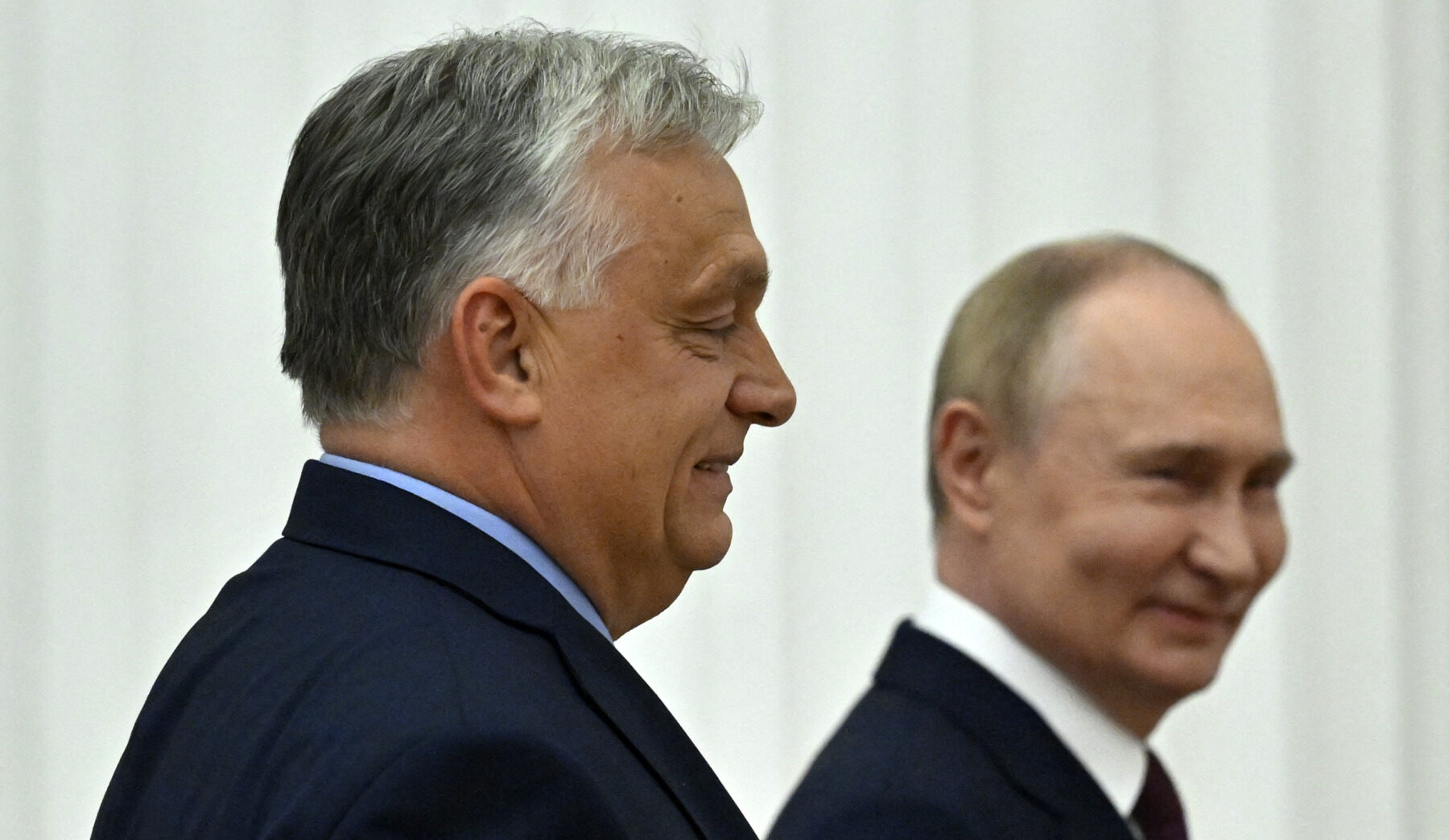 Guvernul ungar condus de Viktor Orbán este tot mai mult acuzat că ar încerca să apropie Ungaria de Rusia, atât din punct de vedere economic, cât și politic