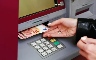 Atenție la BANCOMAT: reguli noi pentru retragerea de numerar în UE