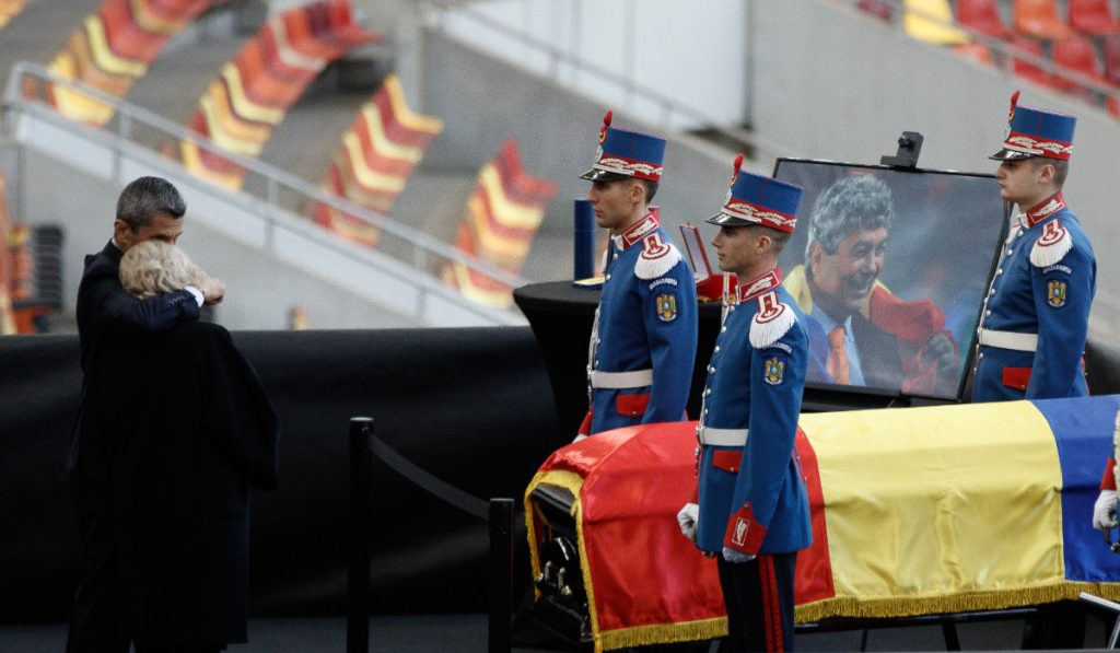 Mii de români, la ultimul „adio” pentru Mircea Lucescu pe Arena Națională