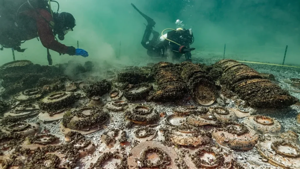 Arheologii, șocați: Descoperire ULUITOARE într-un lac din Elveția, veche de 2000 de ani