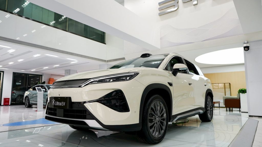 Mașină electrică sub 19.000 de euro: se încarcă în CINCI minute!