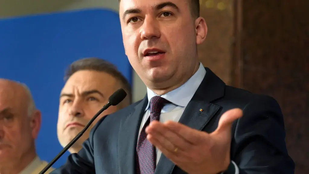 Prețurile Carburanților, Efecte Întârziate pe Piață: Avertisment de la Minister Efectele redeschiderii Strâmtorii Ormuz asupra prețurilor carburanților nu vor fi imediate, conform declarațiilor ministrului BOGDAN IVAN