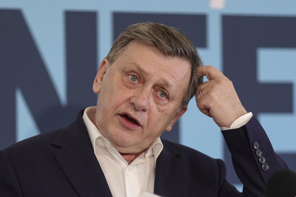 Antonescu: Guvern PNL-USR-UDMR, cu sprijin parlamentar. USR conduce țara