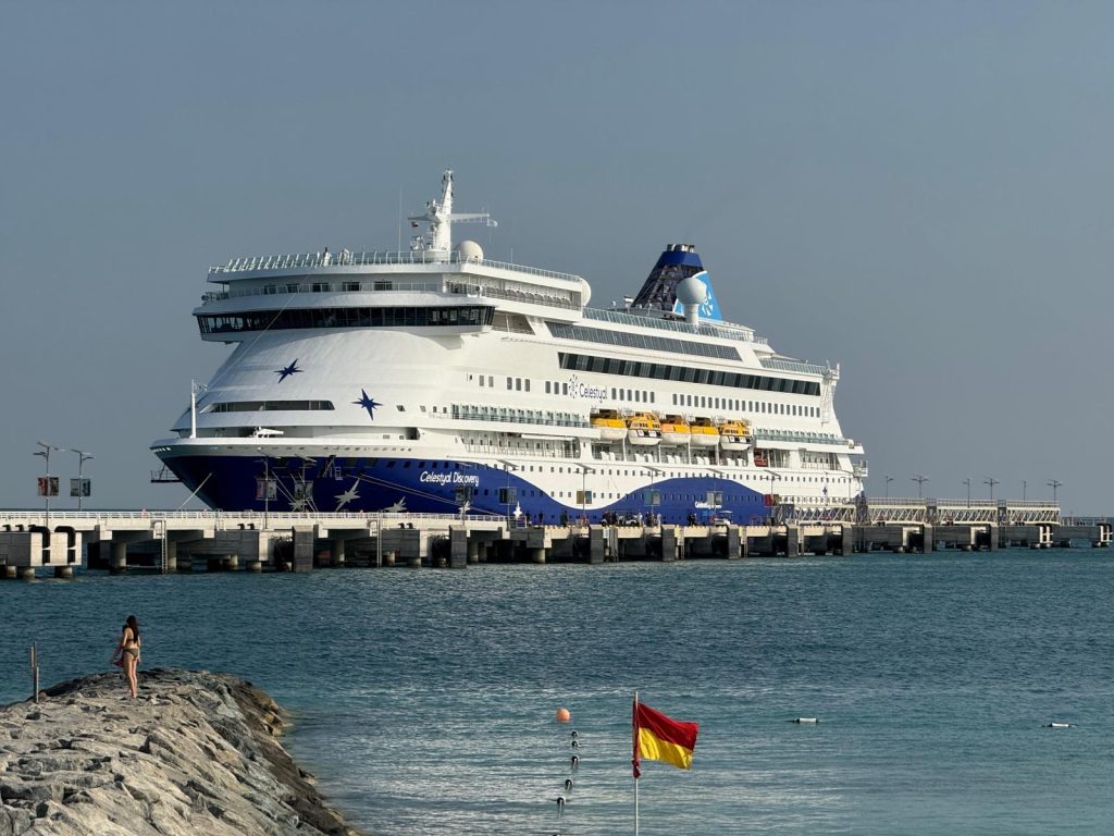 Vas de croazieră, curaj la Ormuz: Prima navă civilă, sfidare după război