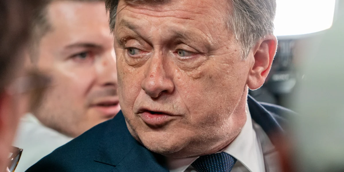 Crin ANTONESCU, despre România: Țara, în derivă! Derută, vulgaritate, violență surdă