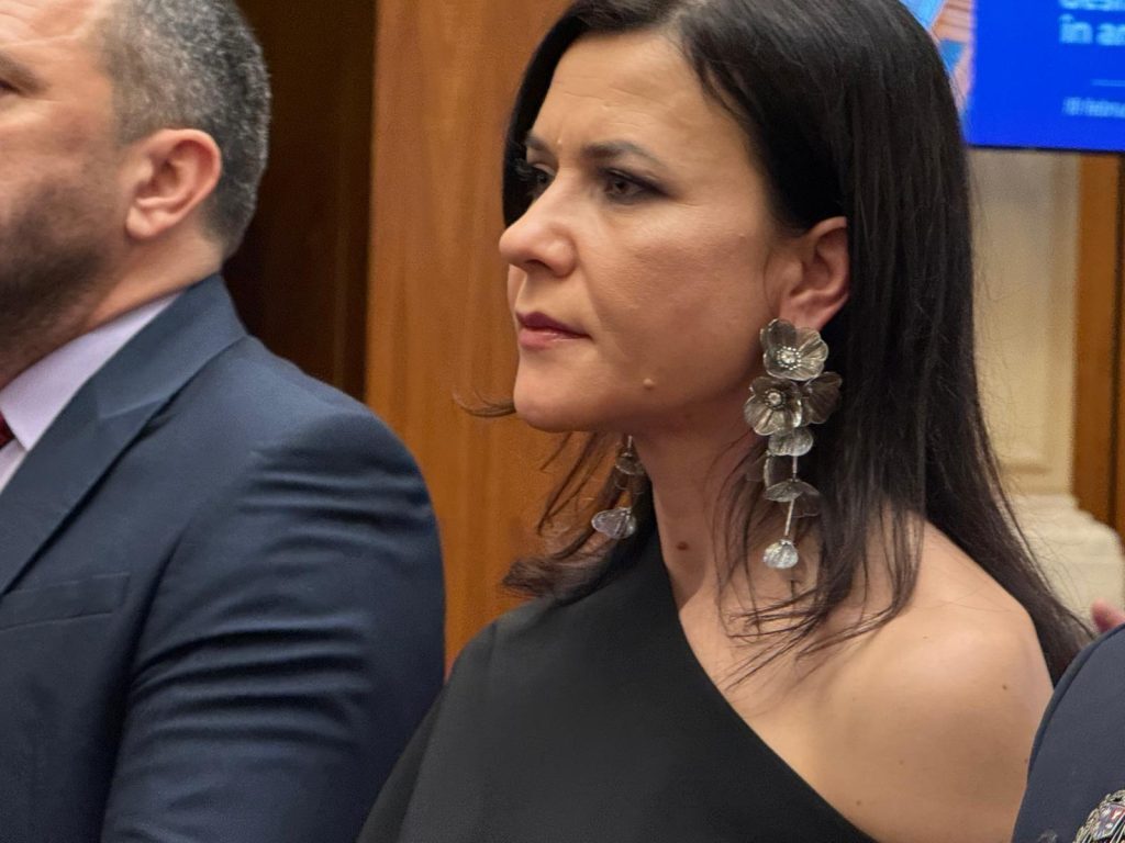 Ministrul Radu Marinescu înaintează propunerile pentru conducerea parchetelor în ciuda avizelor negative ale CSM Ministrul PSD al Justiției, Radu Marinescu, a transmis marți președintelui Nicușor Dan propunerile pentru numirea în funcțiile de conducere din parchete, în ciuda avizelor negative emise de Consiliul Superior al Magistraturii (CSM)