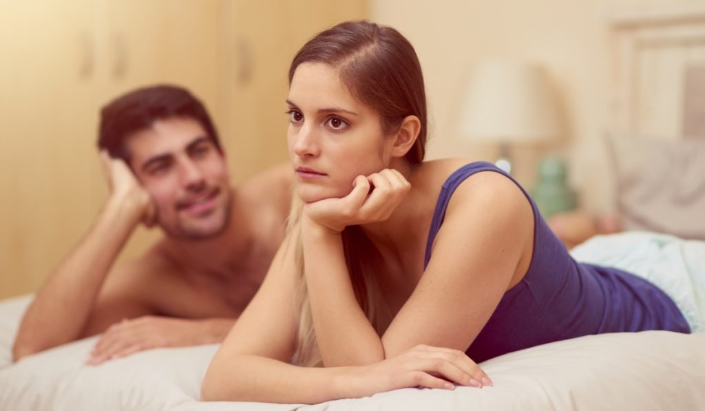 Auzi asta? 14 fraze-capcană: cum te controlează un narcisist