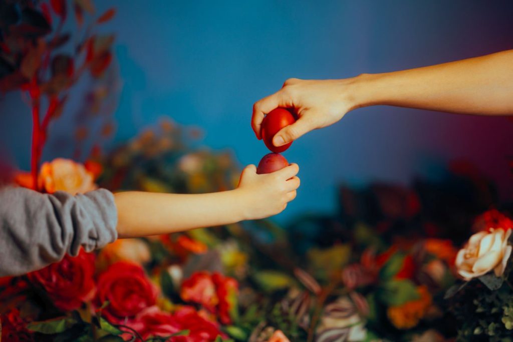 De ce ciocnim ouă roșii de Paște: Semnificația acestui obicei străvechi