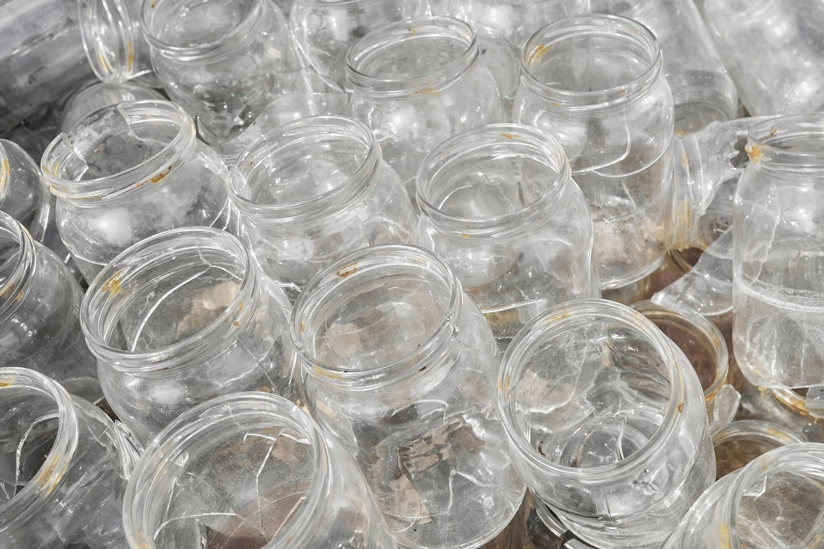 Gospodinele cu experiență știu că borcanele din sticlă, chiar dacă par simple recipiente, au multiple utilizări în gospodărie, fiind soluții practice și economice pentru organizare