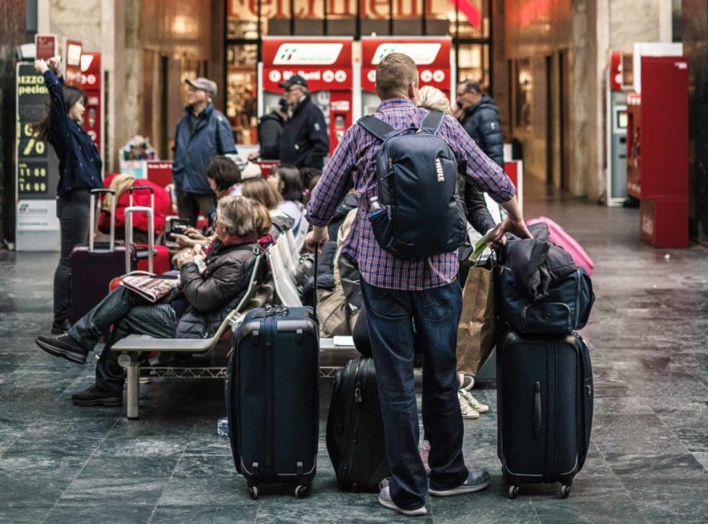 Spania dă undă verde: Jumătate de milion de imigranți, pași spre legalizare