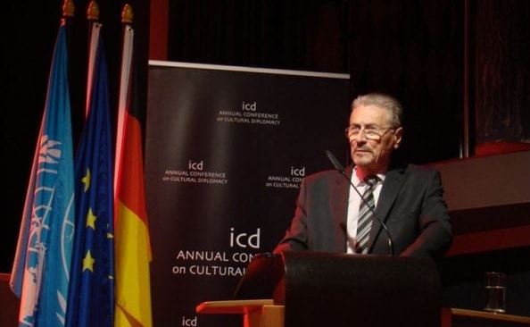 Institutul Levantului, sinecură cu nume nou, sub umbrela „păcii”. Senatul a votat