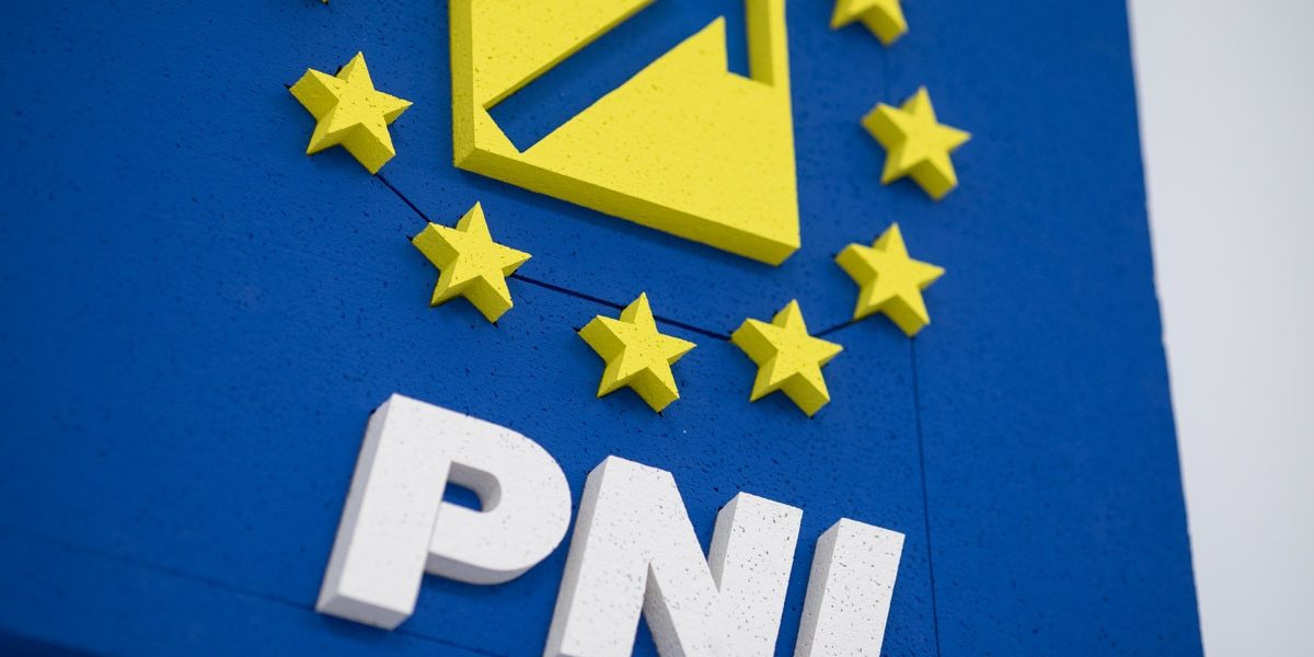 Abrudean (PNL): PNL nu renunță la premierul Bolojan, se vorbesc trocuri pe surse