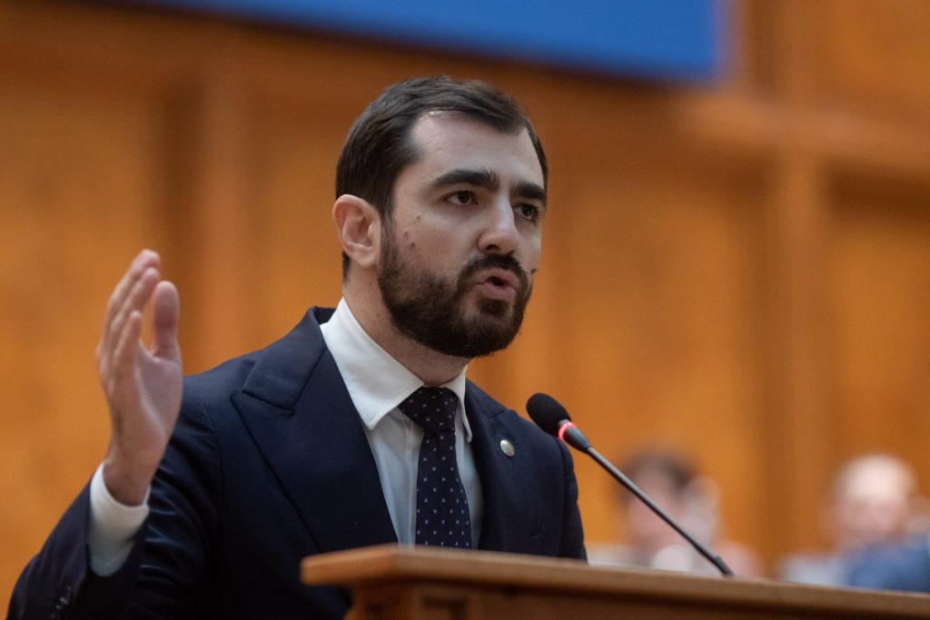 Năsui (USR) îl atacă pe Grindeanu: A contribuit la prăbușirea economiei