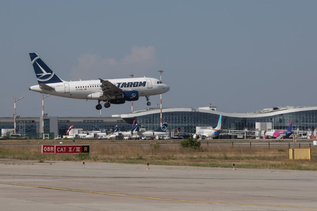 Tarom, în pragul colapsului? Scenarii sumbre privind kerosenul și zborurile anulate