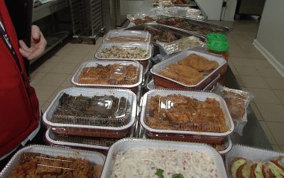 Cea de-a doua zi de Paște se apropie cu pași repezi, iar pentru mulți români, agitația pregătirilor culinare a fost înlocuită de comoditatea comenzilor