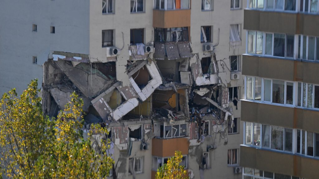 Locatarii, la șase luni de la explozie: Vrem să ne recuperăm bunurile!