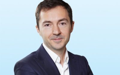 Numărul persoanelor care dețin propriile locuințe în orașe a scăzut semnificativ în ultimul an, ajungând la 70,5% în 2026, față de 73% în anul precedent, conform unui sondaj realizat de Unlock Market Research pentru COLLIERS