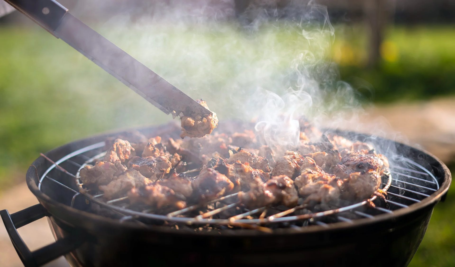 Grătarele pe care le faci acasă te pot costa scump: amenda ajunge la 5.000 lei!