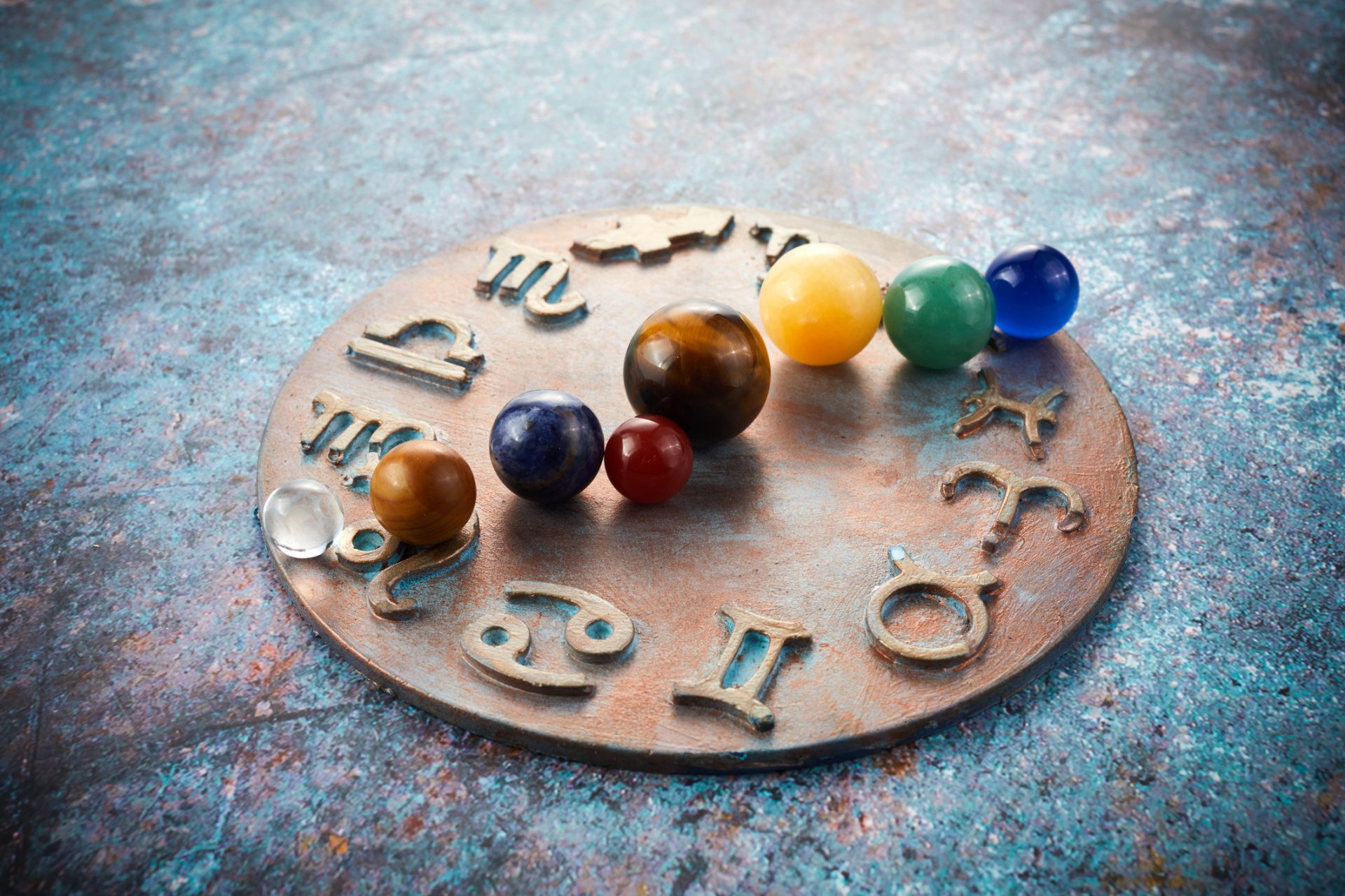 Atenție la portofel! Zodia cu ghinion la bani: prietenii pot fi „șmecheri”