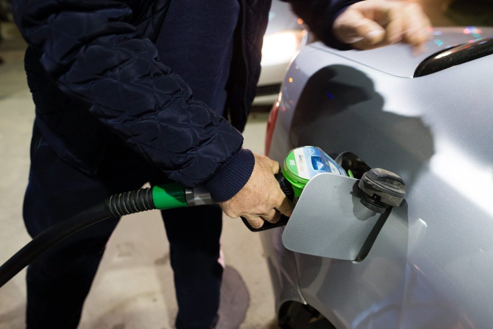 Motorina se vinde astăzi cu 10,8 lei pe litru în Portul Constanța, iar în următoarele zile prețul ar putea ajunge la 11 lei, anunță Adrian Negrescu, managerul companiei de consultanță Frames