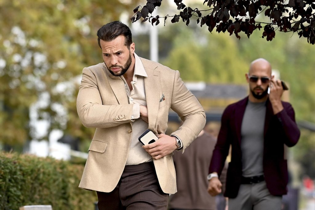 Tribunalul din București a decis ridicarea măsurilor preventive pentru frații Andrew și Tristan Tate Tribunalul din București a emis luni o decizie definitivă prin care a dispus ridicarea tuturor măsurilor preventive aplicate în cazul fraților Andrew și Tristan Tate