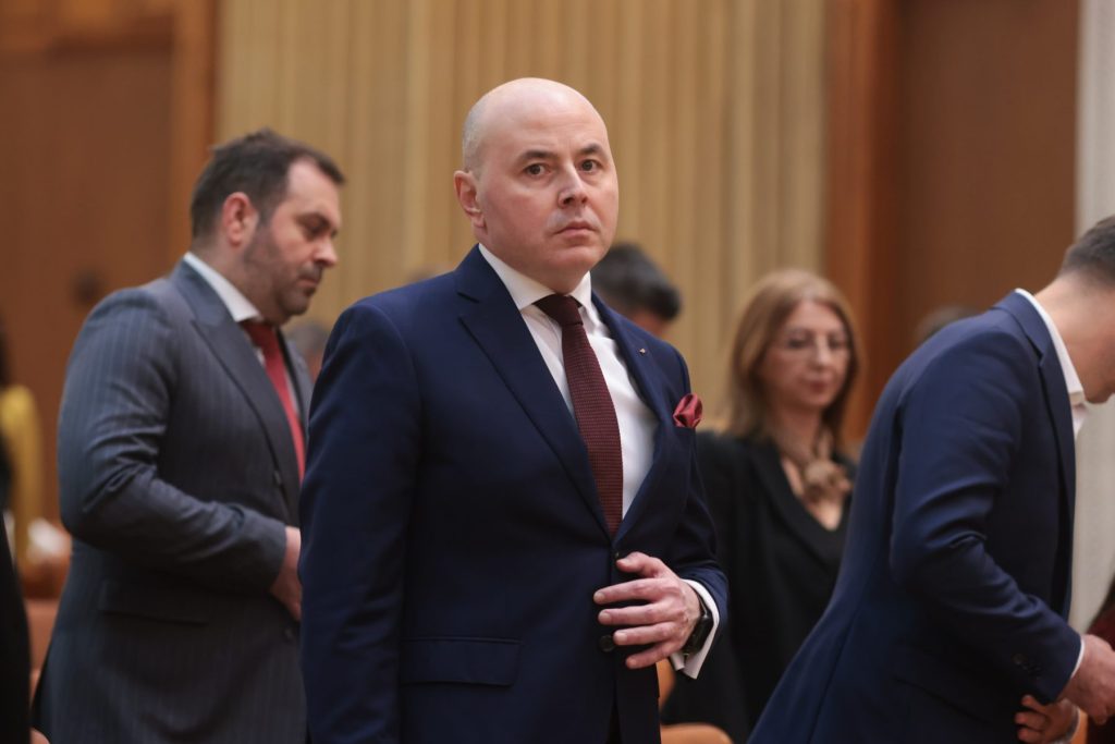 Lider PNL apără Guvernul pe listări la bursă, atacă frontal PSD