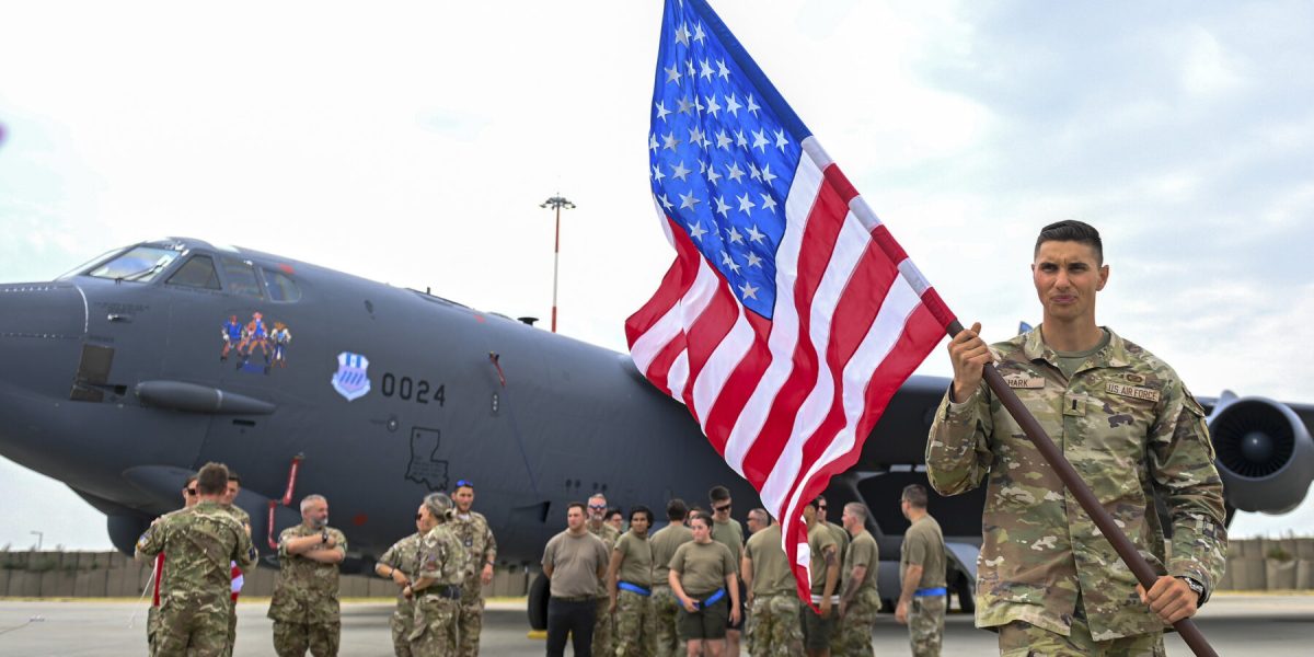 Activitate intensă la Otopeni în ziua expirării ultimatumului lui Trump către Iran