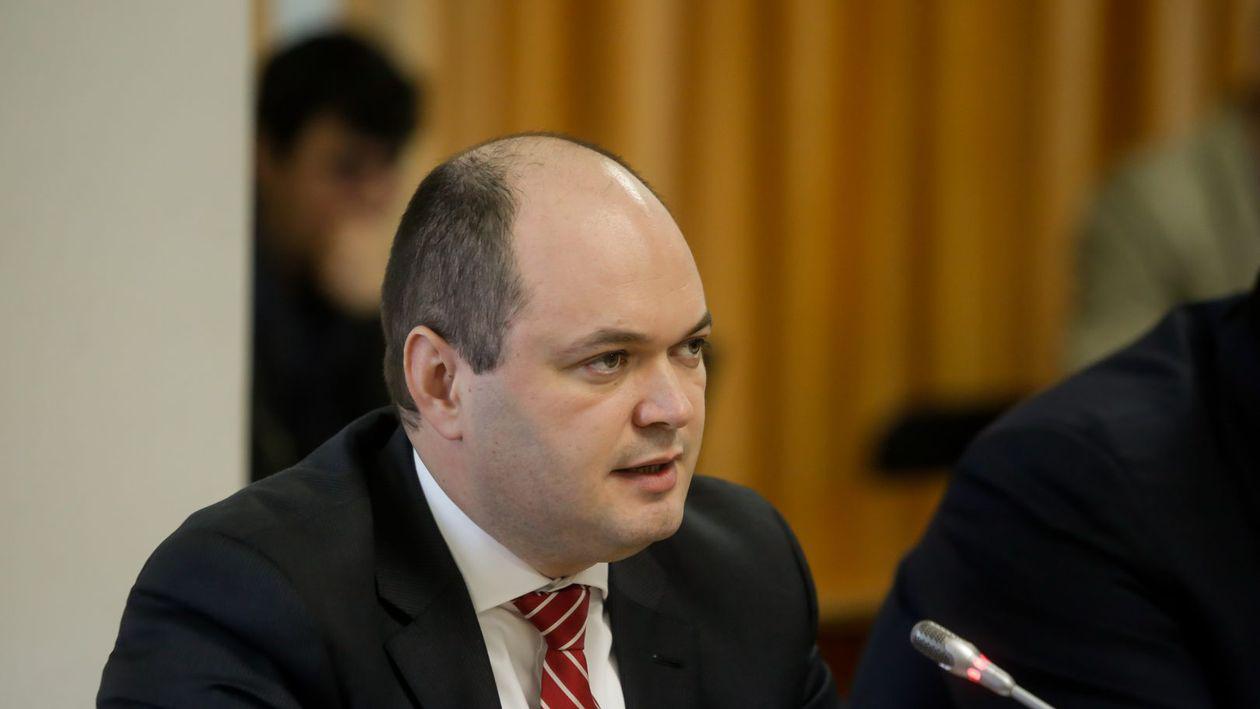 Intervențiile statului pot doar să tempereze scumpirile, nu să readucă carburanții la prețurile de altădată