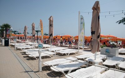 Șezlongurile Ilegale de pe plaje, în vizorul Miniștrului Mediului
