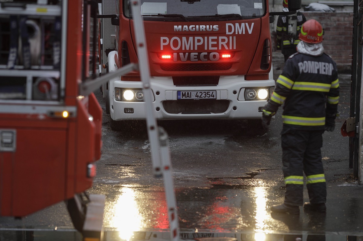 Explosionarea unei trotinete electrice într-un apartament din București a provocat un incendiu puternic O trotinetă electrică lăsată la încărcat într-un apartament din București a explodat luni, provocând un incendiu de amploare