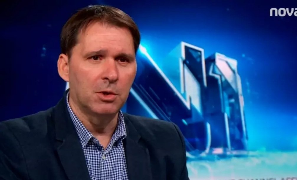 Igor Bozic, redactor-șef al postului de televiziune N1 din Serbia, a fost demis oficial luni, după ce anterior fusese înlăturat din funcția de director al companiei media