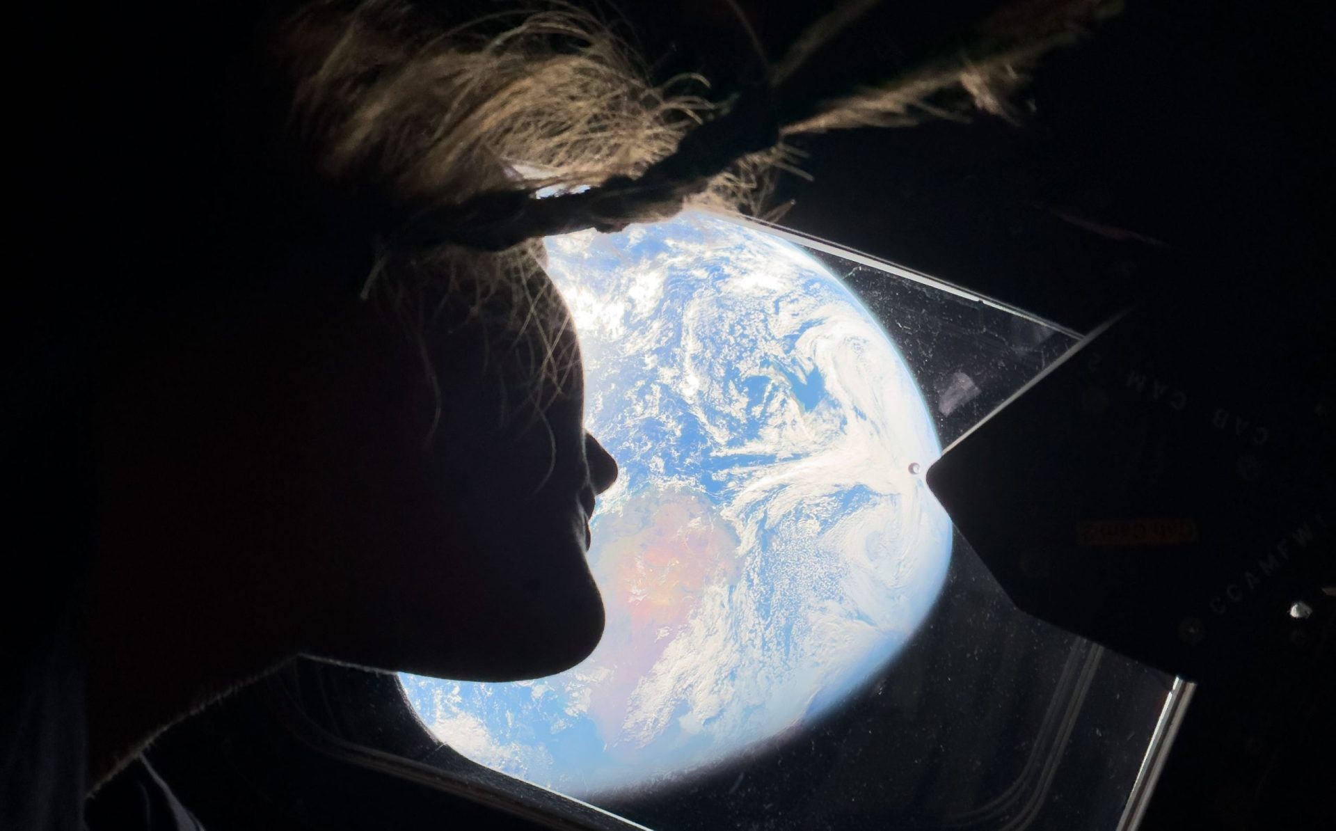 NASA a lansat în această săptămână misiunea Artemis II, prima incursiune cu echipaj uman spre Lună de la sfârșitul programului Apollo, marcând o etapă semnificativă pentru explorarea spațială modernă