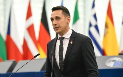 Retragerea PSD din coaliție ar putea duce la o moțiune de cenzură AUR O eventuală ieșire a Partidului Social Democrat (PSD) de la guvernare ar putea deschide calea pentru un vot privind moțiunea de cenzură inițiată de Alianța pentru Unirea Românilor (AUR)