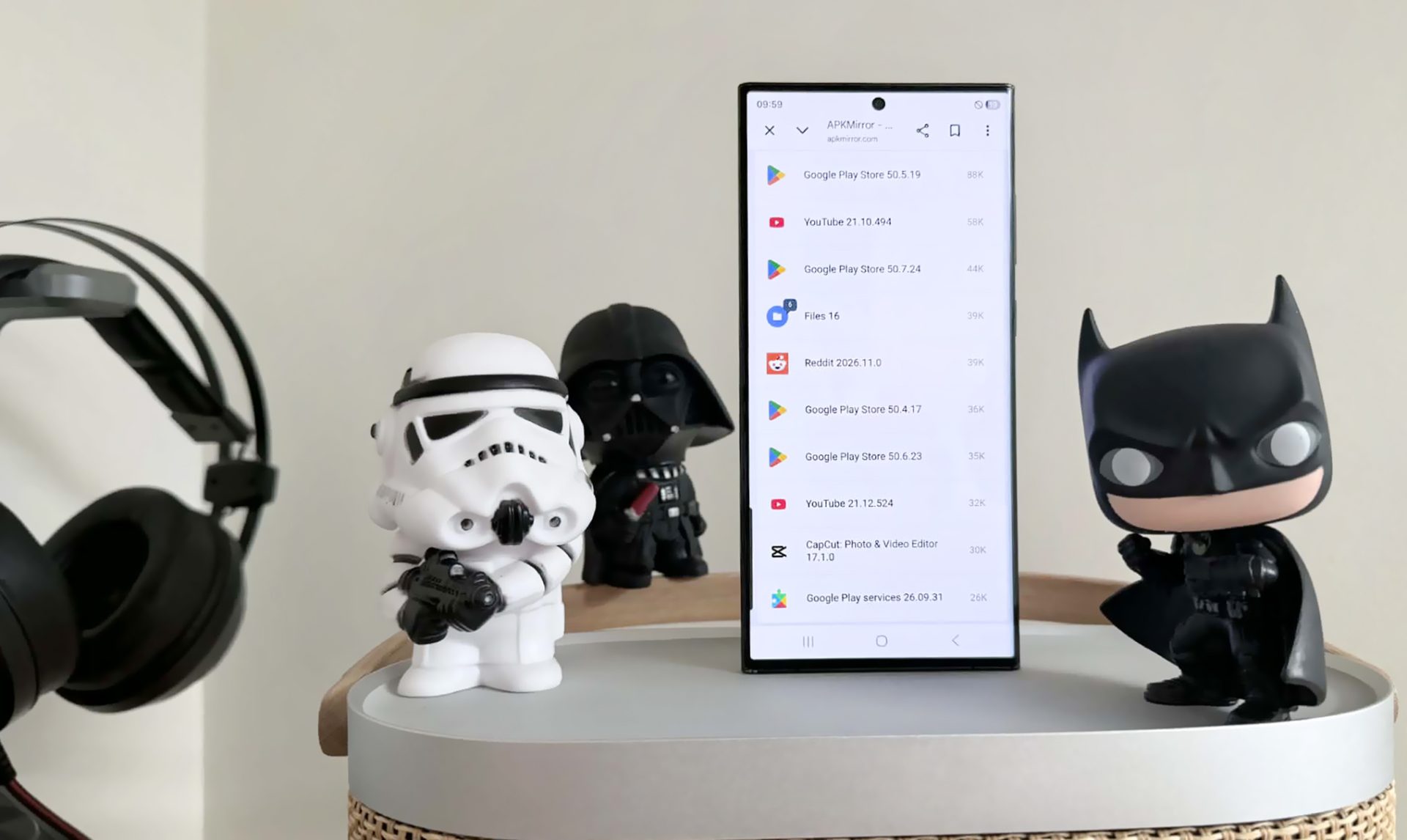 Instalarea aplicațiilor din afara magazinelor oficiale devine tot mai frecventă, mai ales pentru utilizatorii care doresc o libertate mai mare în gestionarea telefonului