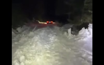 Bărbat și fiu, prinși în zăpadă în Cheile Oltețului, în Noaptea Învierii