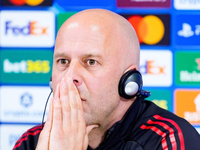 Liverpool a ales înlocuitorul lui Arne Slot înainte de returul cu PSG