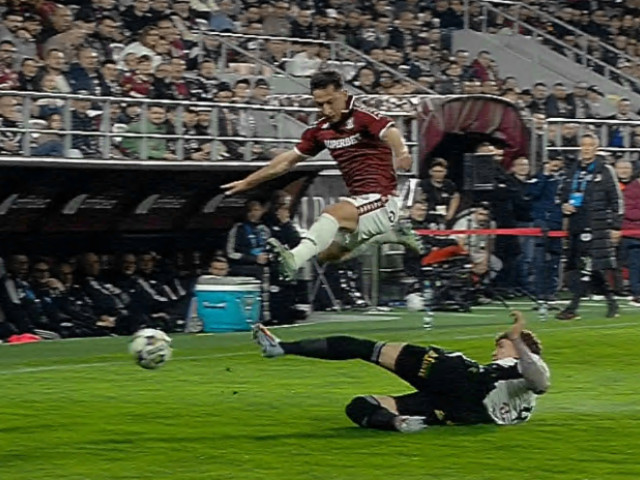 Rapid și U Cluj, egal 0-0 în startul meciului din Giulești