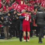 Mircea Lucescu și Calhanoglu, îmbrățișare emoționantă. Imagini de neuitat