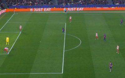 Mii de suporteri au scandat împotriva lui Javier Tebas, președintele La Liga, în timpul meciului dintre FC Barcelona și Atletico Madrid, un eveniment comentat și de arbitrul român Istvan Kovacs