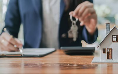 Achiziția unui apartament, fie el nou sau vechi, rămâne unul dintre cele mai importante și riscante procese financiare pentru români