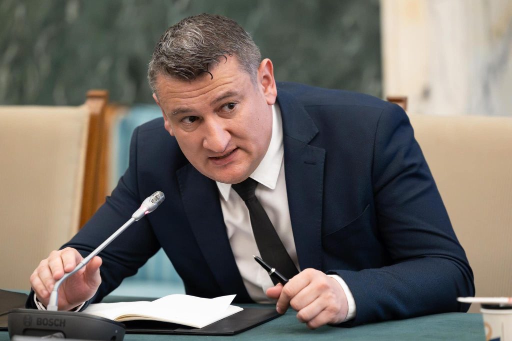 O licitație de peste 3 milioane de lei pentru reabilitarea sediului Oficiului de Cadastru și Publicitate Imobiliară (OCPI) Sibiu s-a soldat cu o anchetă a Corpului de Control, după o sesizare făcută de un avertizor de integritate