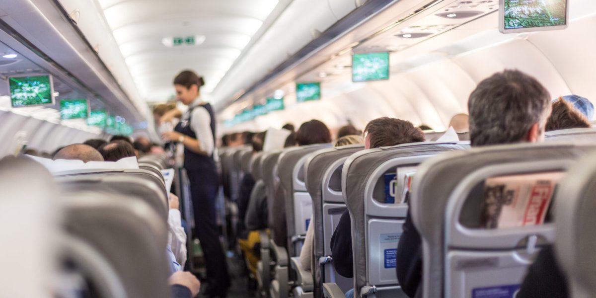 Avertisment: Criza de combustibil lovește aviația în UE. Zboruri anulate!