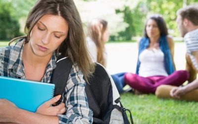 Diferența crucială dintre a fi singur și a te simți singur, explicată de un studiu recent A fi singur și a te simți singur nu sunt același lucru, iar consecințele pentru sănătatea mentală și fizică pot fi semnificative, arată un studiu recent