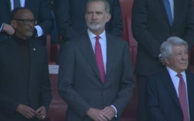Gestul FANTASTIC al fanilor lui Atletico, sub OCHII Regelui Spaniei, la meciul cu Arsenal