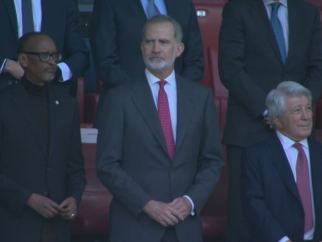 Gestul FANTASTIC al fanilor lui Atletico, sub OCHII Regelui Spaniei, la meciul cu Arsenal