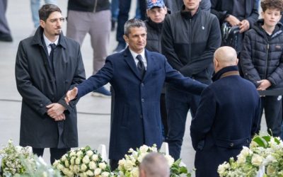 Grecii au reacționat cu surprindere și nemulțumire la decizia antrenorului Răzvan Lucescu, care nu le-a permis să participe la înmormântarea legendarului Mircea Lucescu