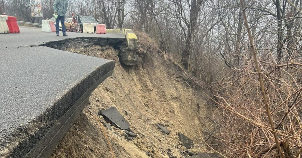 Drum închis între Câmpina și DN1: Localnicii, nevoiți la ocoluri zilnice, așteaptă lucrările