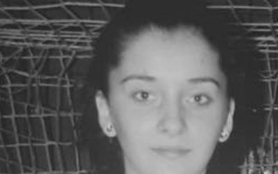 Tragedie în lumea artei: A murit Roxana Moldoveanu, la doar 43 de ani Inima scenei românești a înghețat astăzi la vestea tristă a dispariției Roxanei Moldoveanu, o artistă care a marcat cu farmec și sinceritate generații întregi