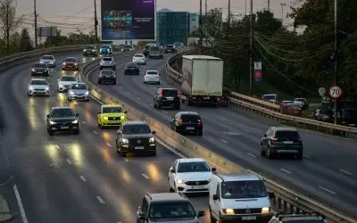 Taxele administrative pentru înmatricularea mașinii rămân comparabile cu cele din anii anteriori Taxele de bază pentru înmatricularea și înmatricularea provizorie a autovehiculelor în România rămân relativ mici comparativ cu alte costuri totale pentru proprietarii de mașini
